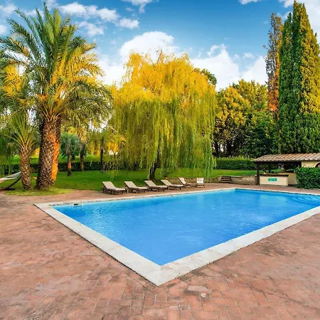 Charming In With Private Pool Nepi