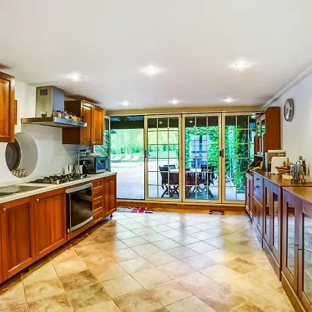 Charming In With Private Pool Villa
