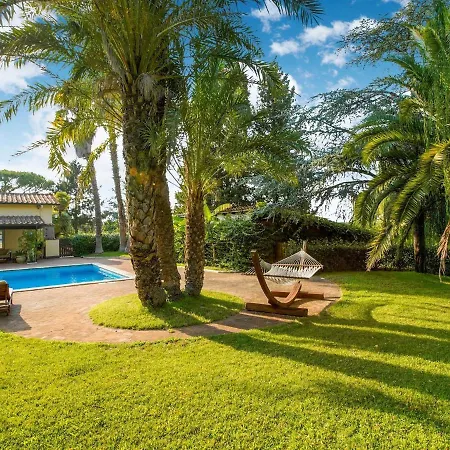 Charming In With Private Pool Nepi